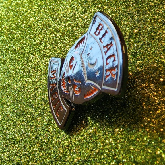 3/$20 Scary Cat Black Magic Hissing Classic Halloween Pin Enamel Pin - Picture 3 of 3